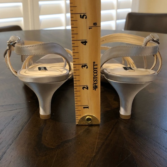 ALEX MARIE Layona Strappy Rhinestone Kitten Heels Sz. 10M Silver/Lt Grey ❤️ - Picture 7 of 10